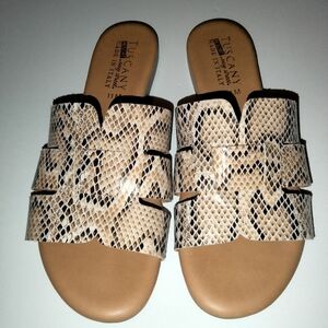 Tuscany Resort by Easy Street (Size 11) Animal Print Open Toe Slip-on Sandals
